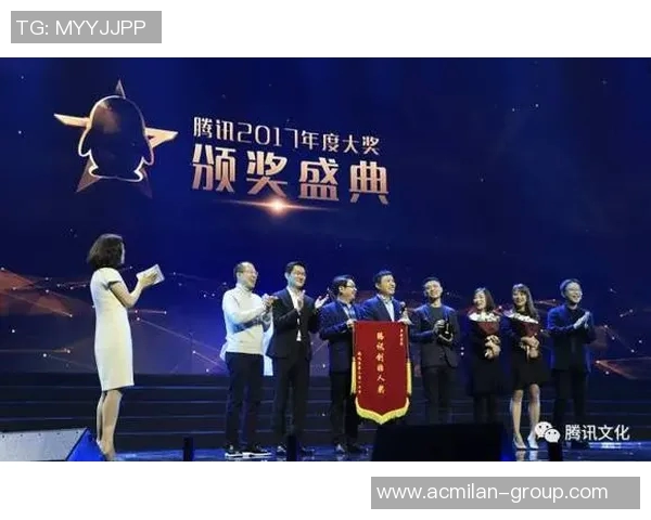 阿贾戴荣获三项大奖四年三冠荣耀无限手套庆祝夺冠游行