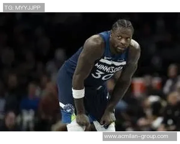 兰德尔表现出色13投7中砍下19分7篮板三分球命中率高达75